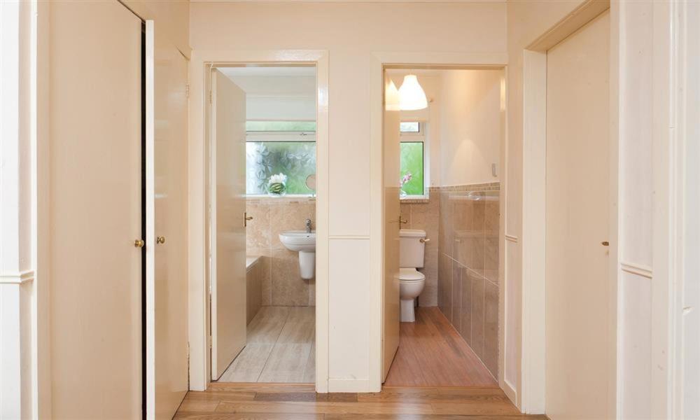 Nutwood Villa Lakeside Bagian luar foto